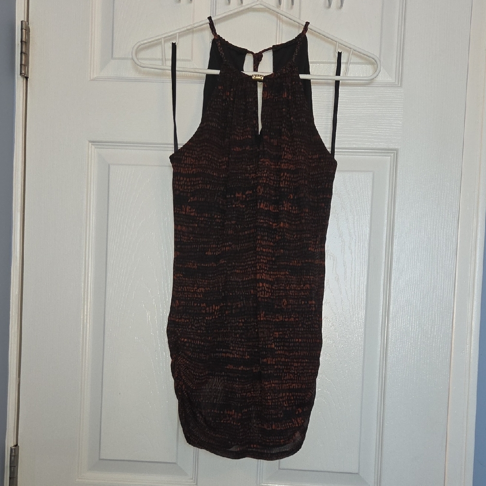 Le Chateau Black and Burgendy Red Sleeveless Top